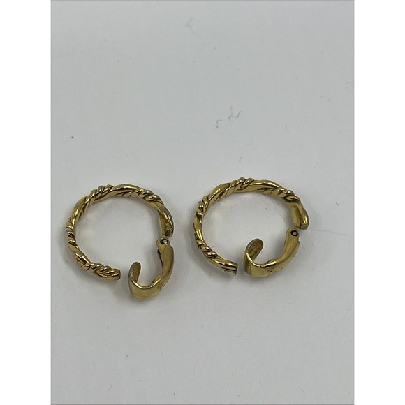 Vintage CROWN TRIFARI Gold Tone Textured Braided Clip-On Hoop Earrings .75" - Picture 3 of 6